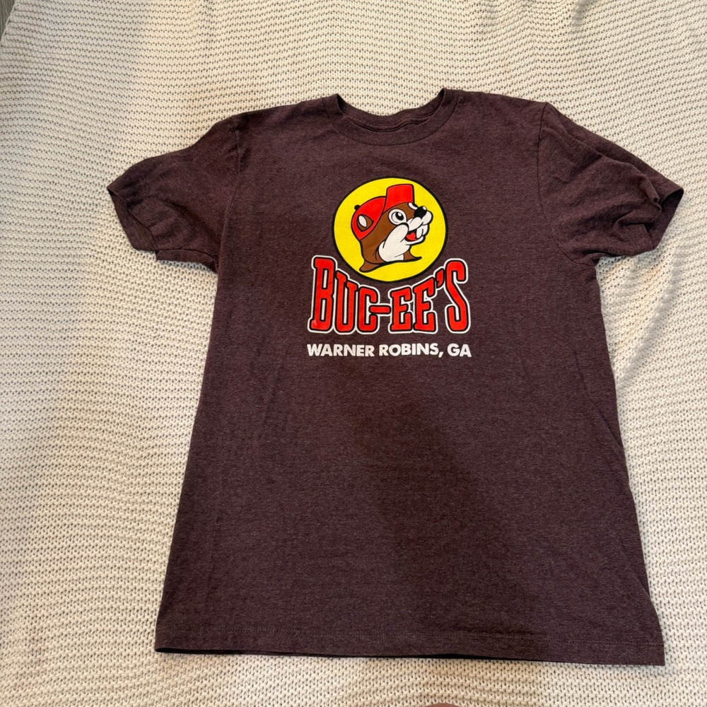 Buc-ee's Warner Robins GA Graphic T-Shirt Mens Medium Maroon Heathered Logo Tee